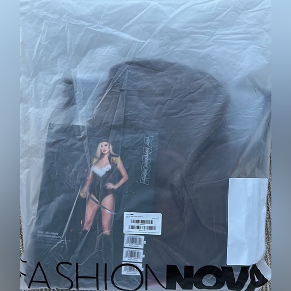 Salty Sea Captain Pirate Buccaneer Beauty Costume - Picture 2 of 2